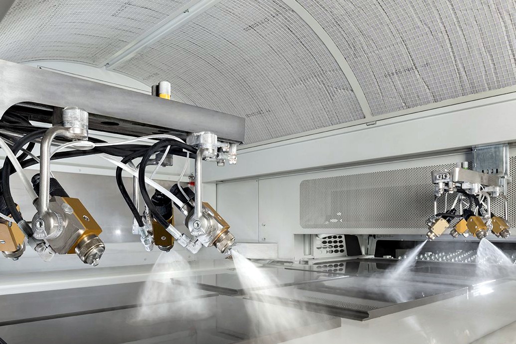 Cefla automatic spray line in operation